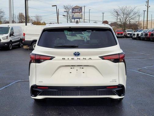 2021 Toyota Sienna XSE 7 Passenger