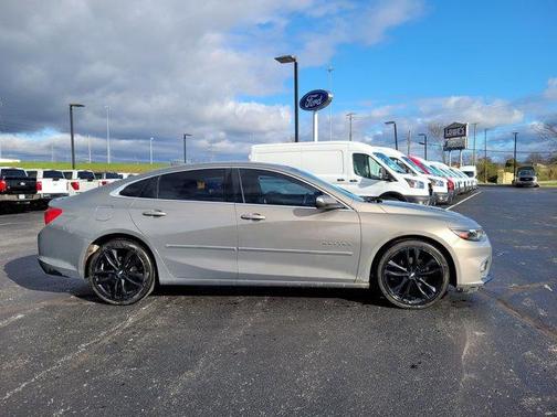 Pepperdust Metallic 2018 Chevrolet Malibu LT