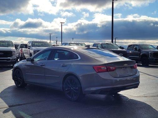 Pepperdust Metallic 2018 Chevrolet Malibu LT