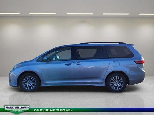 2018 Toyota Sienna XLE