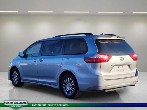 2018 Toyota Sienna XLE