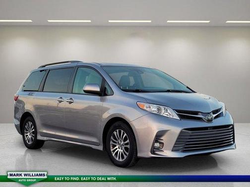 2018 Toyota Sienna XLE