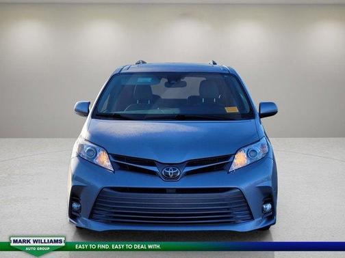 2018 Toyota Sienna XLE