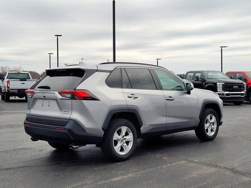 2021 Toyota RAV4 Hybrid XLE