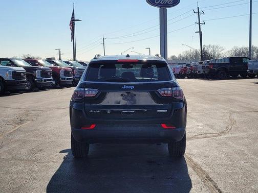 2025 Jeep Compass Latitude