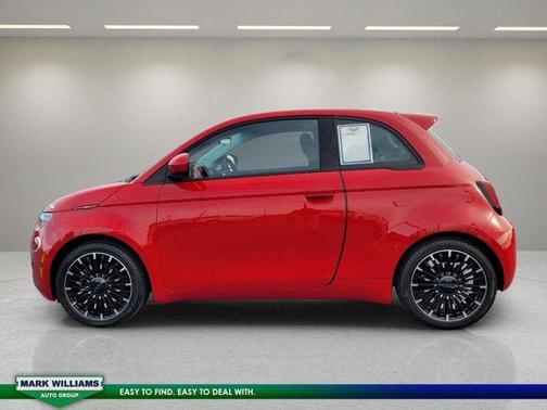 2024 FIAT 500e Base