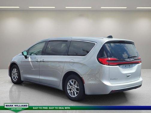 2024 Chrysler Pacifica Touring-L