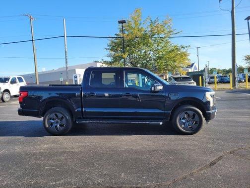 2022 Ford F-150 Lightning LARIAT