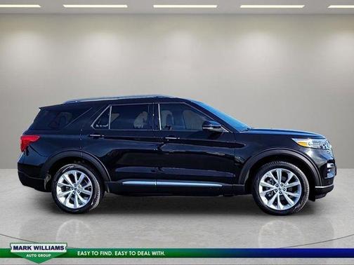 Black Metallic 2023 Ford Explorer Platinum