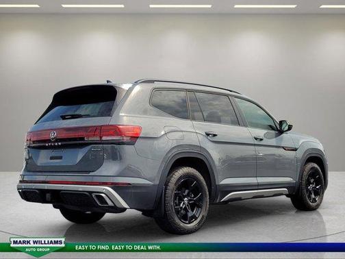 Pure Gray 2024 Volkswagen Atlas 2.0T Peak Edition SE w/Technology
