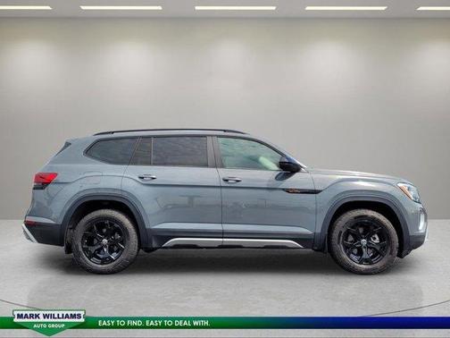 Pure Gray 2024 Volkswagen Atlas 2.0T Peak Edition SE w/Technology