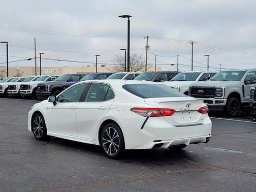 2019 Toyota Camry SE