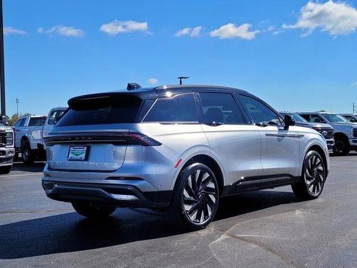 2024 Lincoln Nautilus Reserve