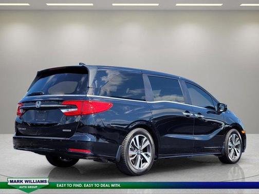 Crystal Black Pearl 2024 Honda Odyssey Touring
