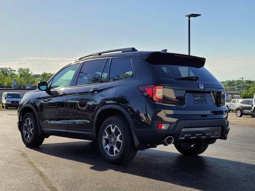 Crystal Black Pearl 2022 Honda Passport TrailSport