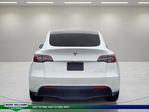 Pearl White Multi 2022 Tesla Model Y Long Range