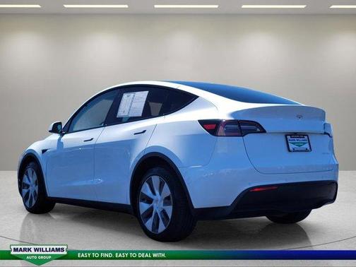 Pearl White Multi 2022 Tesla Model Y Long Range
