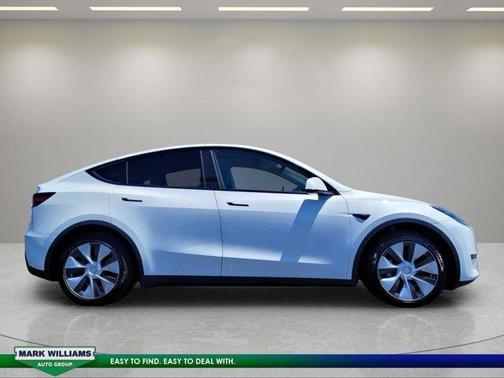 Pearl White Multi 2022 Tesla Model Y Long Range