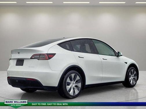 Pearl White Multi 2022 Tesla Model Y Long Range