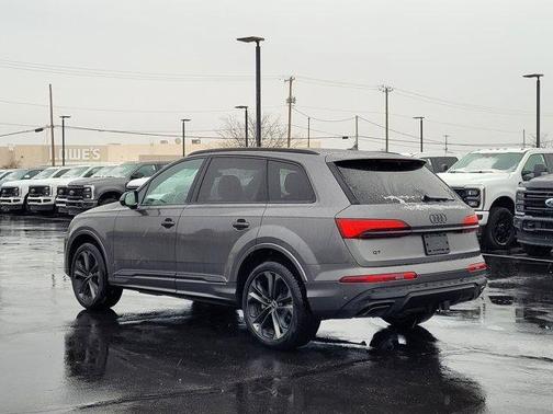 2025 Audi Q7 55 Premium Plus