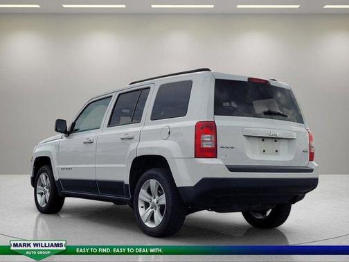 Bright White Clearcoat 2013 Jeep Patriot Latitude