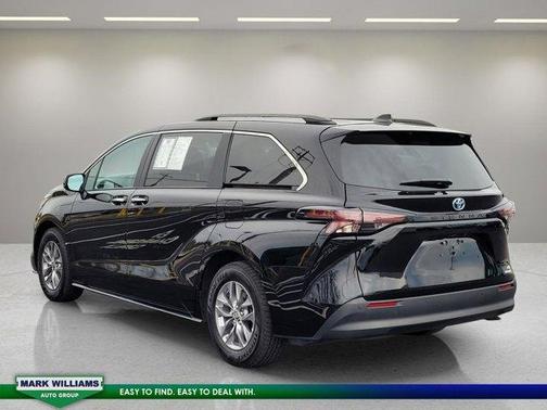 2023 Toyota Sienna XLE
