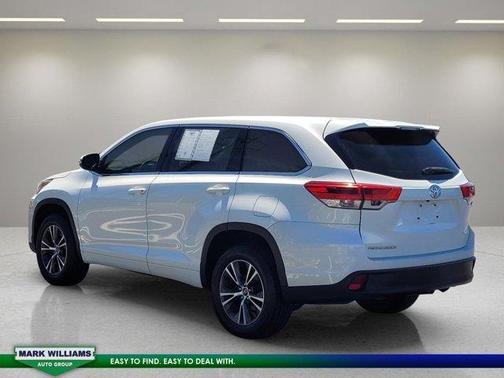 2017 Toyota Highlander LE
