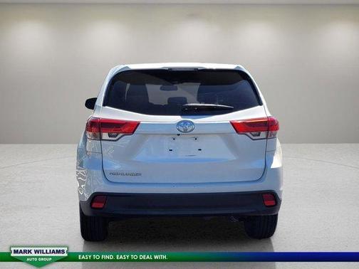 2017 Toyota Highlander LE