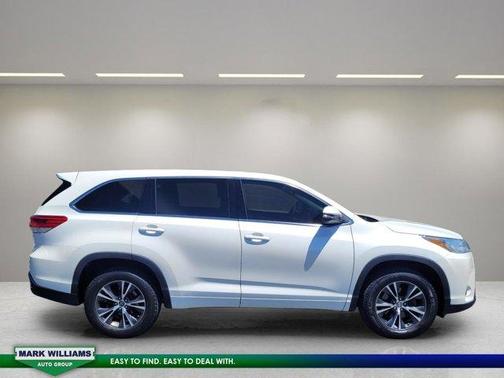 2017 Toyota Highlander LE