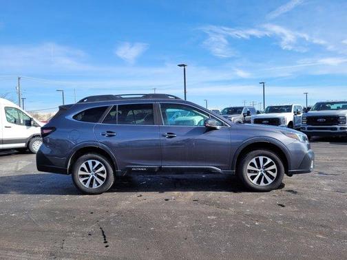 2022 Subaru Outback Premium