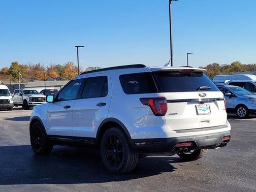 2019 Ford Explorer sport