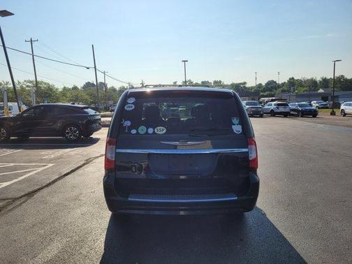 2014 Chrysler Town & Country Touring