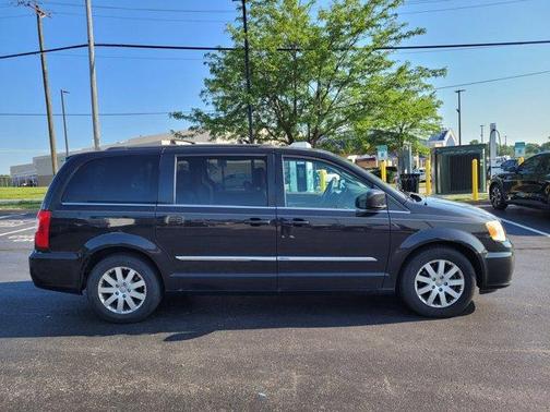 2014 Chrysler Town & Country Touring