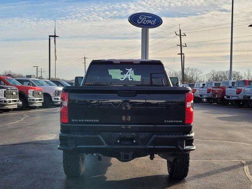 2024 Chevrolet Silverado 2500 Custom
