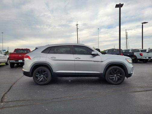 2022 Volkswagen Atlas Cross Sport 2.0T SE w/Technology