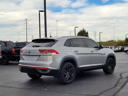 2022 Volkswagen Atlas Cross Sport 2.0T SE w/Technology
