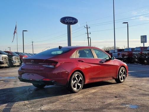 2023 Hyundai ELANTRA Limited