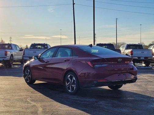 2023 Hyundai ELANTRA Limited