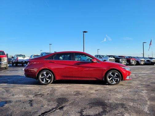2023 Hyundai ELANTRA Limited