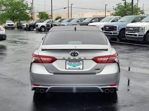 Celestial Silver / Midnight Black Metallic 2019 Toyota Camry XSE