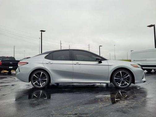 Celestial Silver / Midnight Black Metallic 2019 Toyota Camry XSE