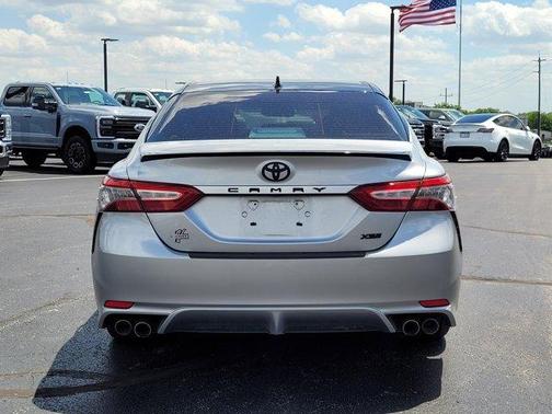 Celestial Silver / Midnight Black Metallic 2019 Toyota Camry XSE