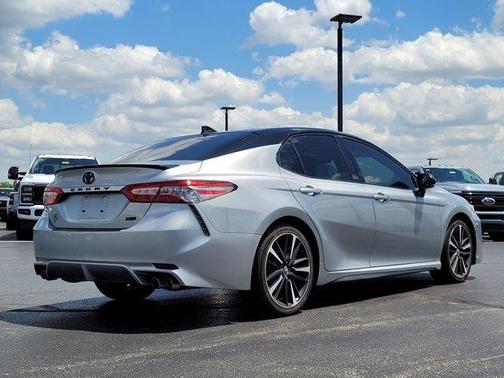 Celestial Silver / Midnight Black Metallic 2019 Toyota Camry XSE