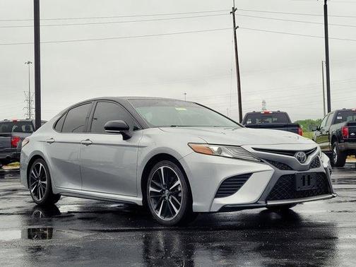Celestial Silver / Midnight Black Metallic 2019 Toyota Camry XSE