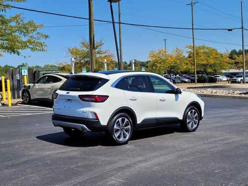 2025 Ford Escape Platinum