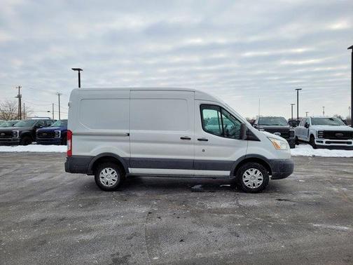 2015 Ford Transit-250 130 WB Medium Roof Cargo