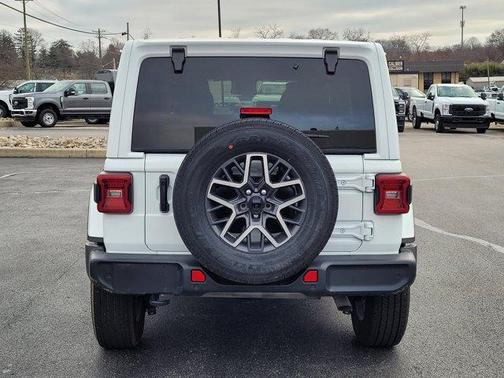 2024 Jeep Wrangler Sahara