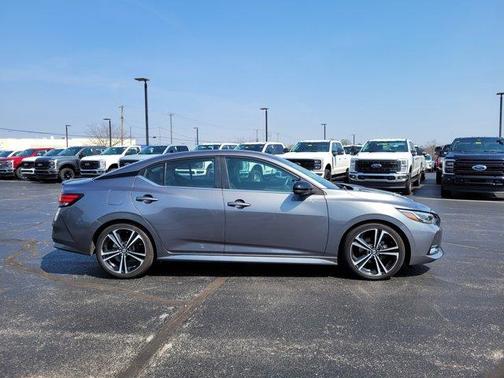 Gun Metallic 2022 Nissan Sentra SR