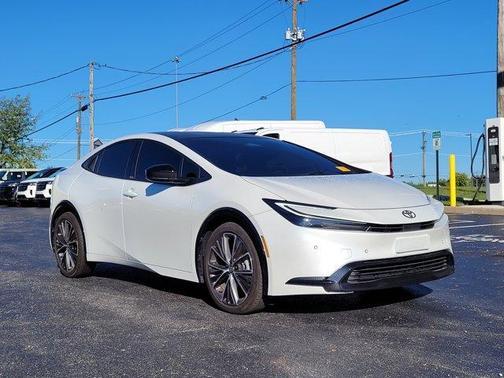 2025 Toyota Prius XLE