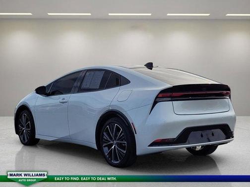 2025 Toyota Prius XLE